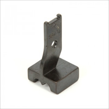 Лапка внешняя 151560-001 1/4 (3-е продв.) для канта двойная (внутр. 183028-001 1/4)