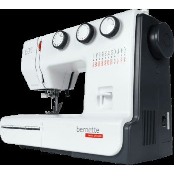 Швейная машина Bernette B35